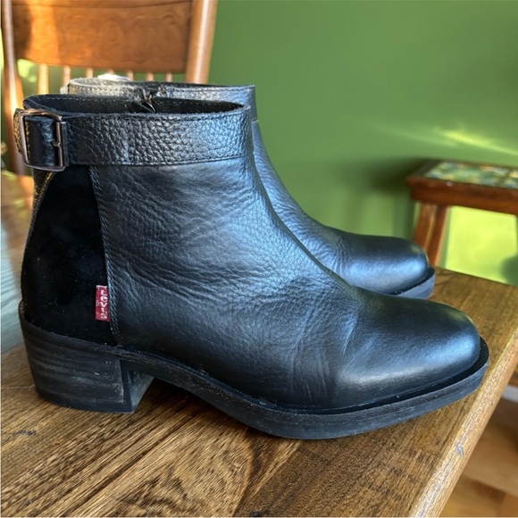 Levi's Black Ankle Boots with Silver Buckle - Picture 6 of 16